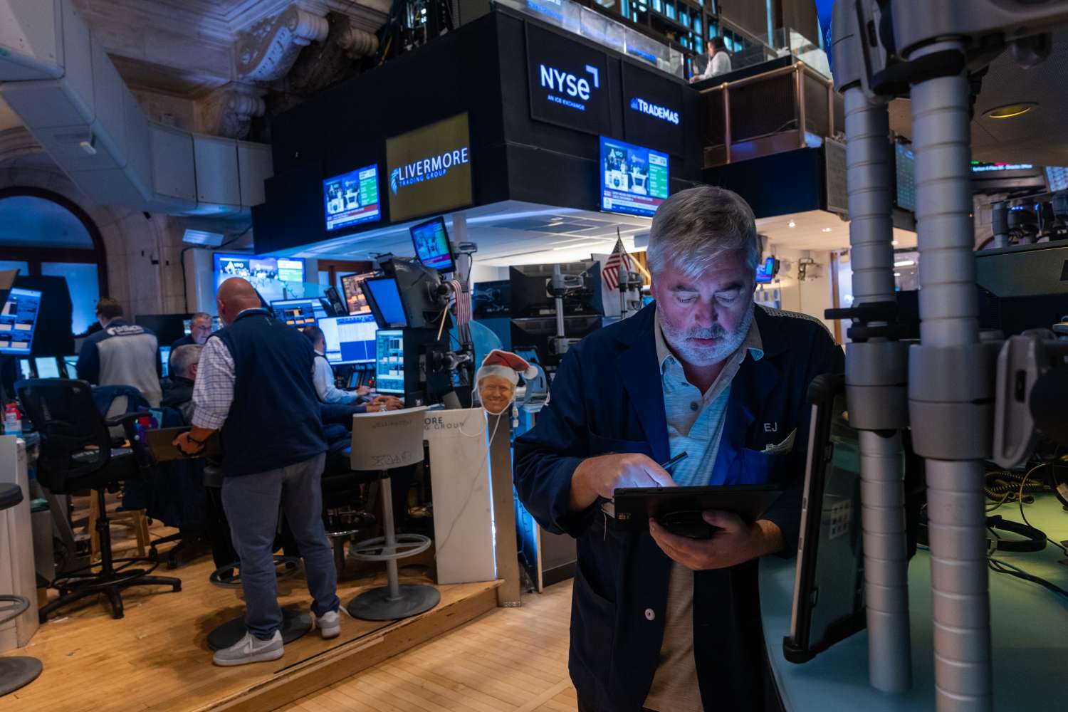 周三标准普尔500指数最大涨跌幅：自由港麦克莫兰股票大幅下跌，英特尔股票强劲上涨- 中美日报网