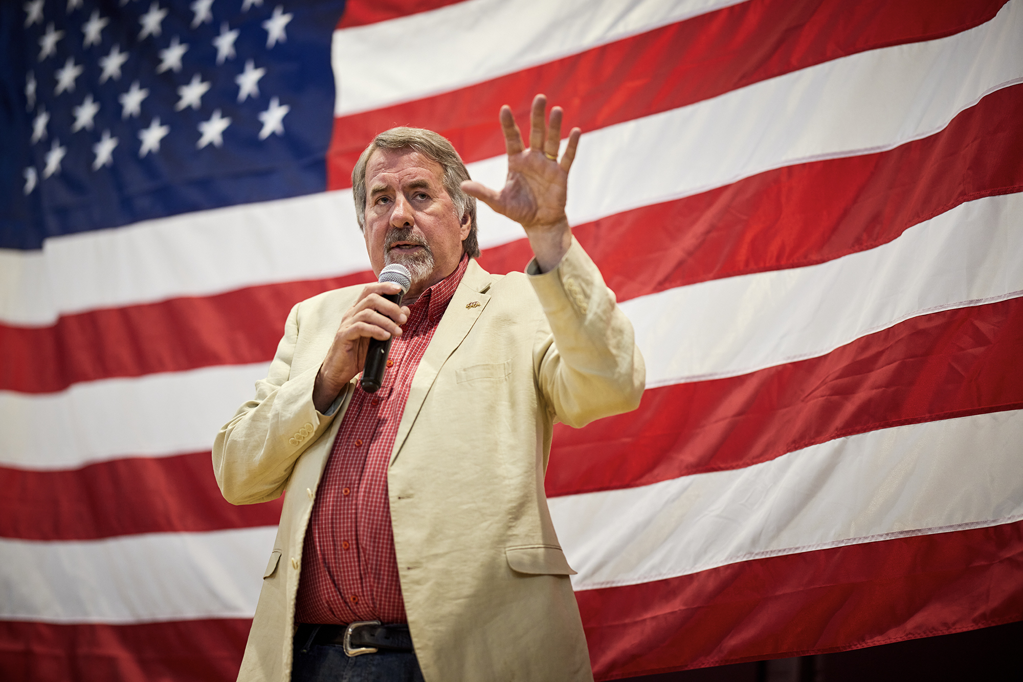 萨尔瓦多总统纳伊布·布克尔修宪实现无限连任- 中美日报网